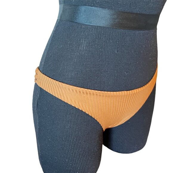 Vitamin A California High-leg Bikini Bottom Thong Size 6 Retail $99 - Picture 6 of 9
